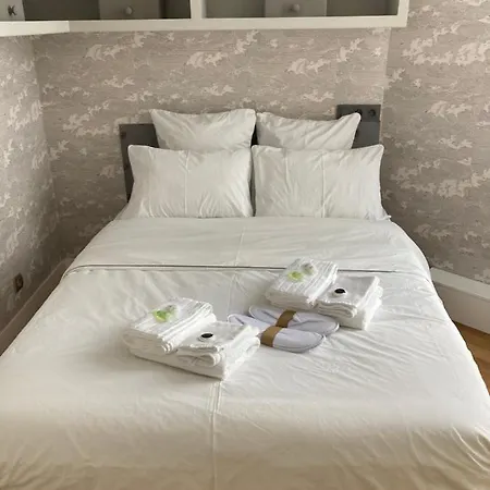 Charmant Appartement Apartment *